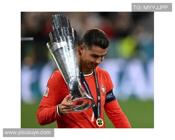 近代足球巨星崛起之路：从梅西到C罗的传奇与对抗